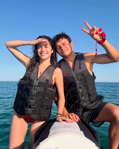 João Neves e Madalena Aragão desfrutam de férias românticas entre Tavira e Bora Bora