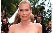 Eliza Spencer, sobrinha da princesa Diana, anuncia noivado com Channing Millerd em Santorini.
