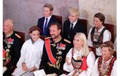 Família real norueguesa junta num evento oficial