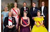 Família Real da Noruega posa para retrato oficial no Palácio Real de Oslo