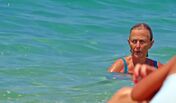 Maria João Salgado passa férias na Comporta sem Ricardo Salgado