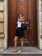 Ficar elegante com sapatos rasos? Ténis, mocassins ou sandálias são opção para looks requintados