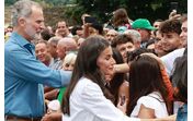 Felipe e Letizia visitam áreas afetadas pelos incêndios em Espanha e mostram preocupação