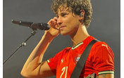Shawn Mendes homenageia Diogo Jota em concerto emotivo em Lisboa
