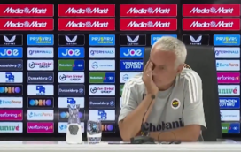 José Mourinho não consegue conter a emoção ao lembrar Jorge Costa: "É uma parte da minha história que vai"