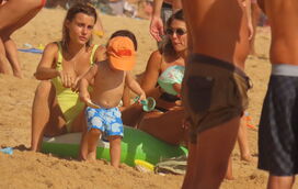 Rica sogra! As exclusivas férias de Kelly Bailey com Lourenço Ortigão na praia do Algarve onde tudo acontece 