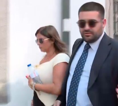 'O senhor é um bocadinho malcriado!' Jornalista empurrada pelo advogado de Sandra Madureira
