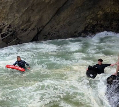 Momentos de grande aflição: casal preso durante 12 horas em escarpa de praia em Sintra, resgatado por surfistas