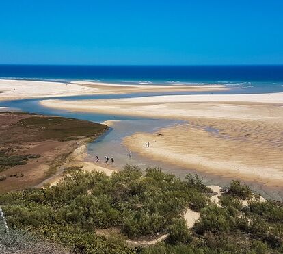 O que é que a zona de Cacela Velha tem de tão especial? O paraíso escondido no Algarve que atrai cada vez mais famosos