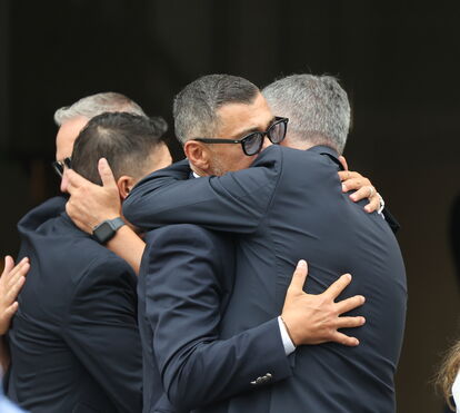As imagens da comoção e as lágrimas de Sérgio Conceição, Luís Figo e Costinha 