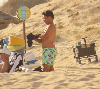 Gente fina é outra coisa! Vasco Palmeirim goza férias em família na exclusiva praia do Gigi, na Quinta do Lago