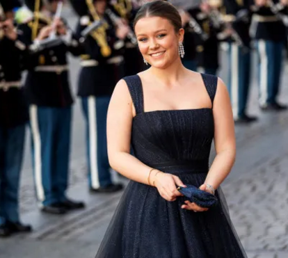 Princesa Isabella da Dinamarca dá que falar ao usar t-shirt com frase polémica