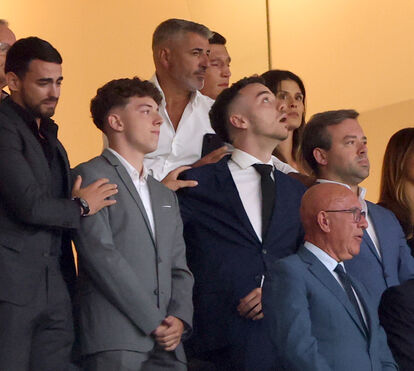 De arrepiar: homenagem a Jorge Costa no Dragão deixa os filhos do antigo jogador em lágrimas