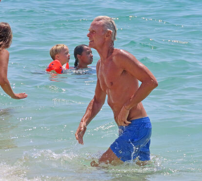 Aqui há dinheiro! Empresário Filipe de Botton ruma às habituais férias na Comporta