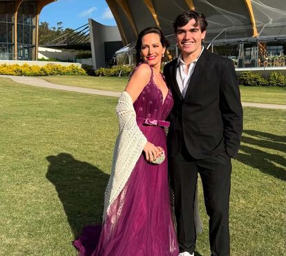 O vídeo mais bonito que vai ver hoje! Fernanda Serrano emociona ao surpreender o filho no Brasil