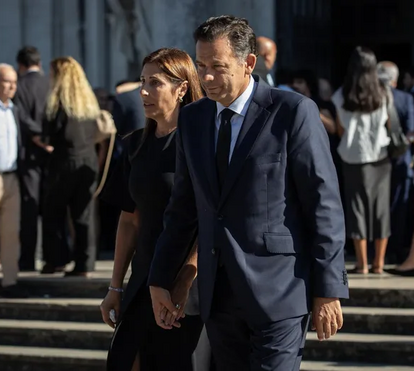 De Luís Montenegro a Fernando Santos: as caras conhecidas que estiveram no funeral de Joaquim Oliveira