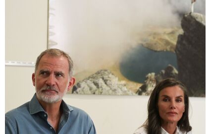 Felipe e Letizia visitam áreas afetadas pelos incêndios em Espanha