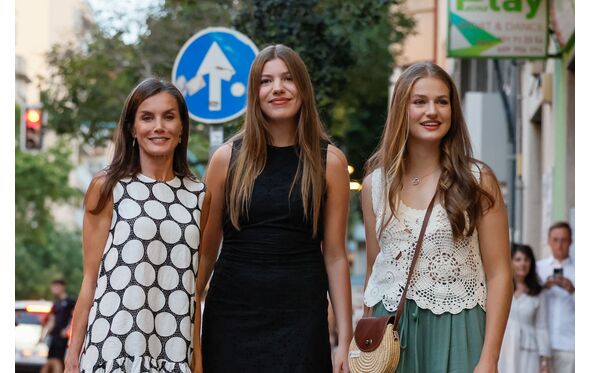 A princesa Leonor, a rainha Letizia e a infanta Sofia em Maiorca