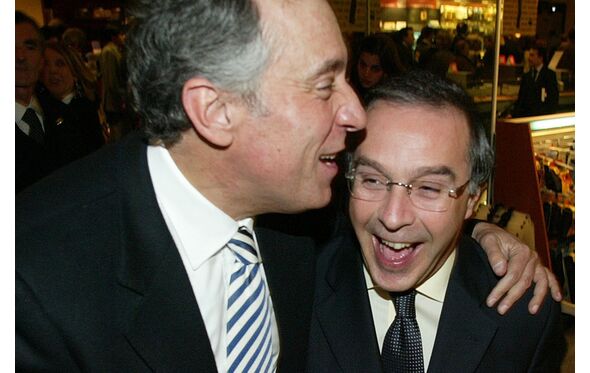 Marcelo Rebelo de Sousa e Marques Mendes em 2004, no lançamento de uma biografia sobre Cavaco Silva