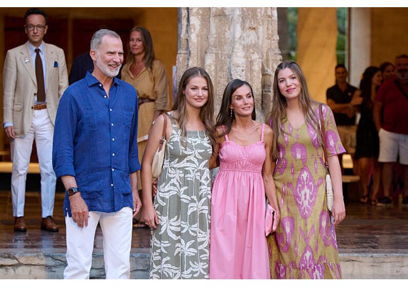 Princesa Leonor, Infanta Sofia, Letizia e Felipe VI em Maiorca 