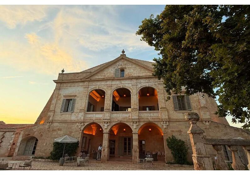 Cristina Ferreira desfruta hotel de luxo em Menorca com João Monteiro