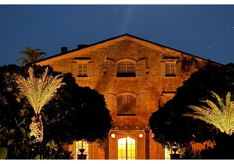 Cristina Ferreira desfruta de hotel de luxo em Menorca com o namorado