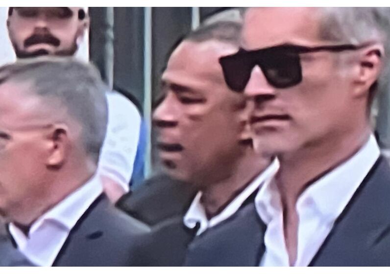 Costinha visivelmente emocionado no funeral de Jorge Costa