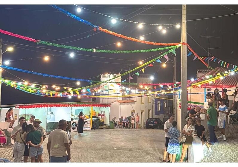 Zé Condessa aproveita férias com amigos em Nisa.
