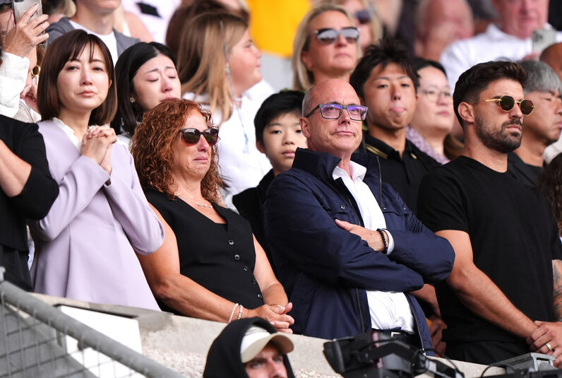 Emoção à flor da pele para a família de Diogo Jota no regresso a Inglaterra