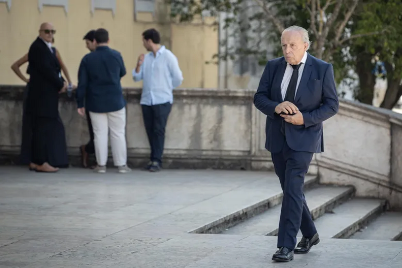Cerimónias fúnebres de Joaquim Oliveira com presença de figuras públicas