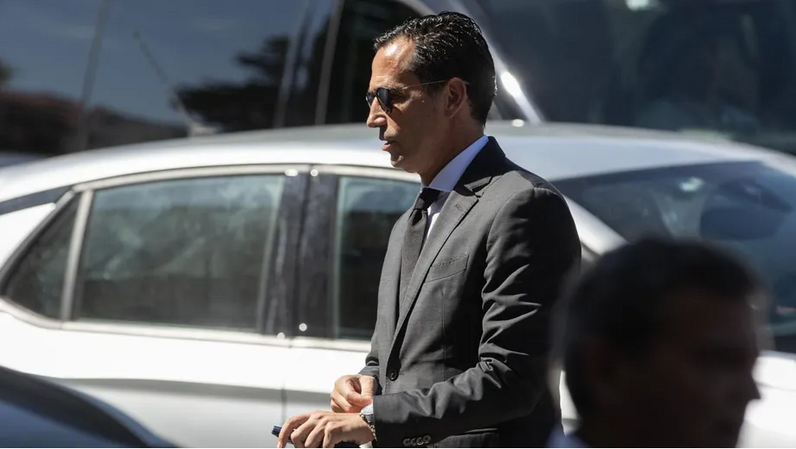 Personalidades políticas e do futebol no adeus a Joaquim Oliveira