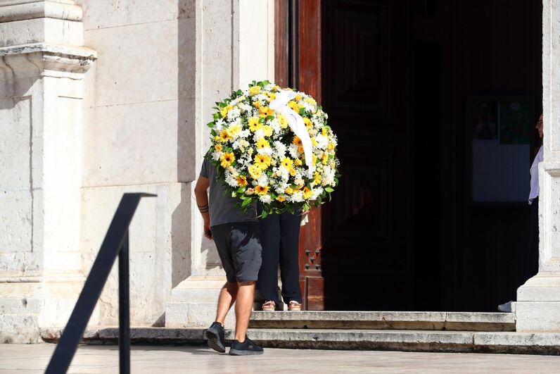Funeral de Teresa Caeiro na Igreja de São Roque, em Lisboa, reúne figuras do CDS e amigos