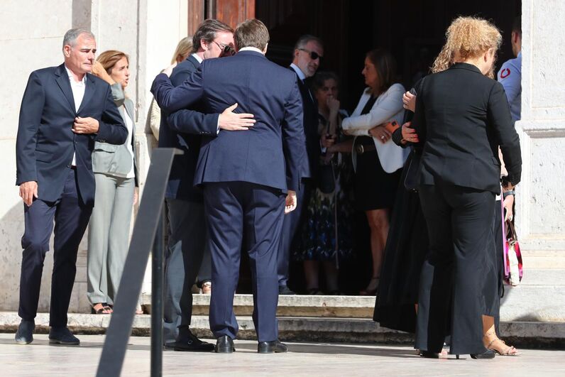 Último adeus a Teresa Caeiro na Igreja de São Roque com família e amigos