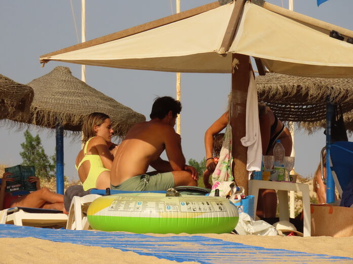 Kelly Bailey e Lourenço Ortigão desfrutam férias de luxo no Algarve com família