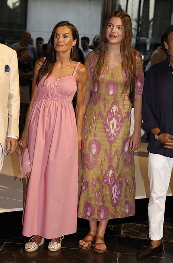 Letizia e família desfrutam de tempo juntos em Maiorca após um período difícil