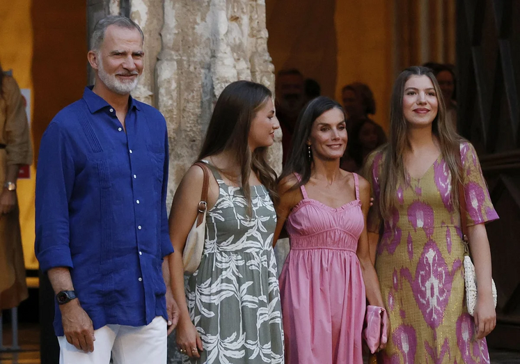 Realeza espanhola reunida em Palma de Maiorca após superarem desafios