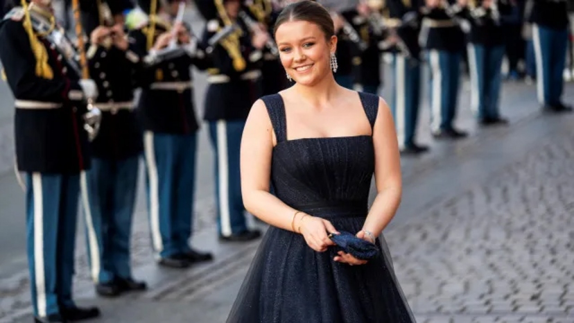 Princesa Isabella criticada por usar camisola com frase controversa no Festival de Skanderborg