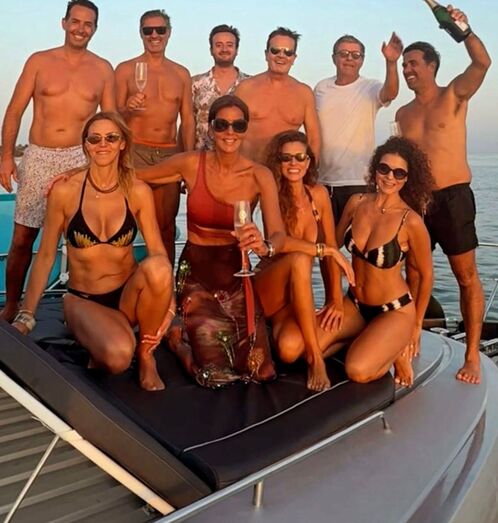 Neto de Pinto da Costa e Vítor Baía desfrutam férias de luxo num iate com amigos