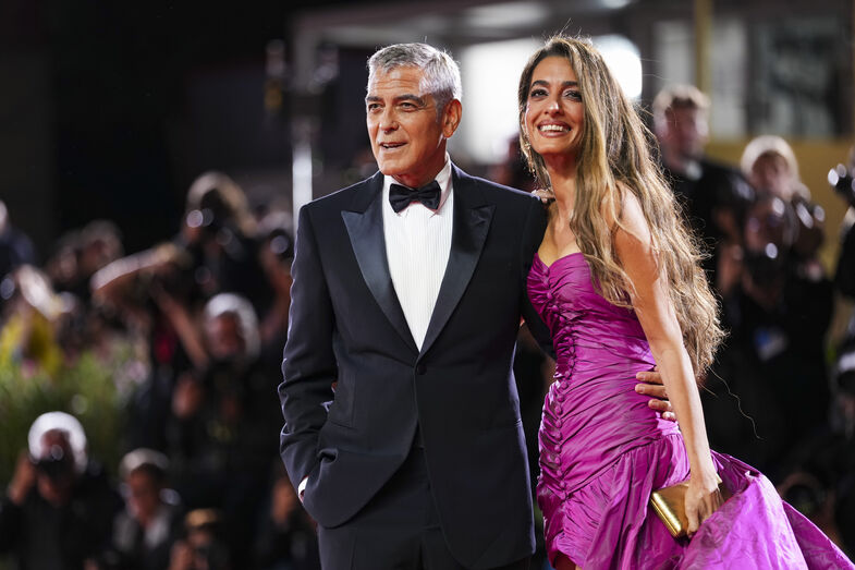 George e Amal Clooney glamorosos no Festival de Cinema de Veneza