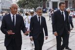 Marcelo, Montenegro e Moedas depositam flores no local do acidente, em homenagem às vítimas da tragédia do Elevador da Glória  