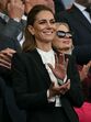 Kate Middleton surge com um novo visual após críticas sobre o cabelo loiro