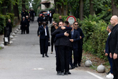 Funeral íntimo de Giorgio Armani reúne amigos e familiares em cerimónia privada