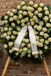 Coroa de flores no funeral de Giorgio Armani 