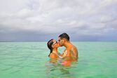 Gonçalo Quinaz e Pamela Augusto celebram o amor de férias