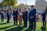 Homenagem a Diogo Jota com família presente em Portugal.
