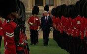 Pompa real: Donald Trump e rei Carlos III passam revista à guarda de honra em Windsor  