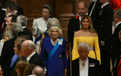 Camilla e Melania Trump no banquete oferecido por Carlos III no Castelo de Windsor