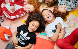 As sapatilhas da Adidas perfeitas para o regresso às aulas estão praticamente a metade do preço