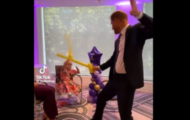Adorável! De regresso ao Reino Unido, príncipe Harry brinca com menina e arrebata corações