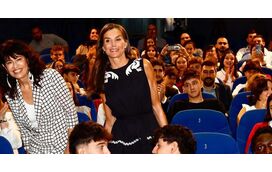 Letizia usa vestido boho Antik Batik no regresso pós-férias